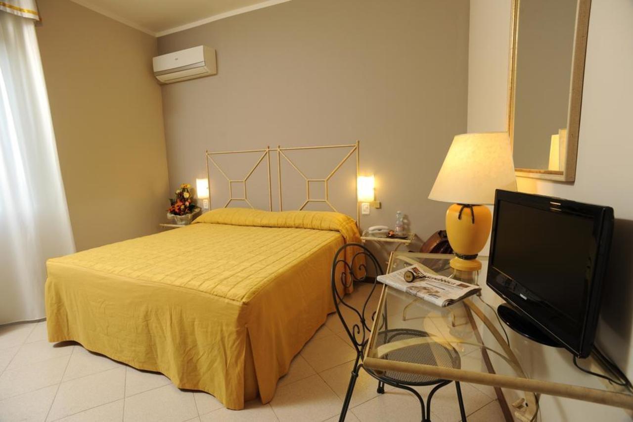 רג'לו Hotel Europa מראה חיצוני תמונה