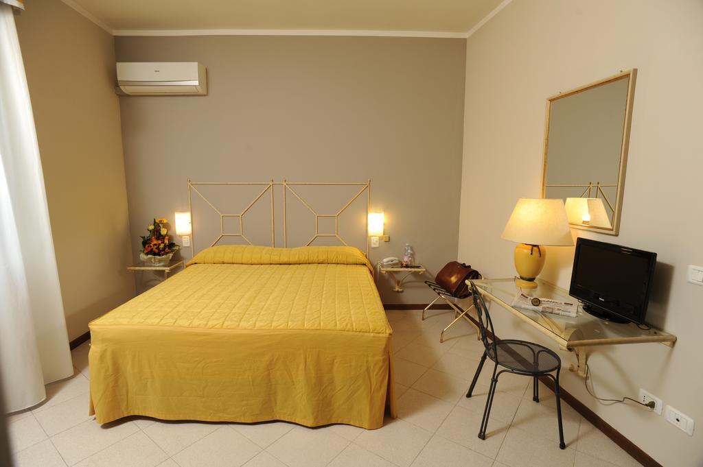 רג'לו Hotel Europa חדר תמונה